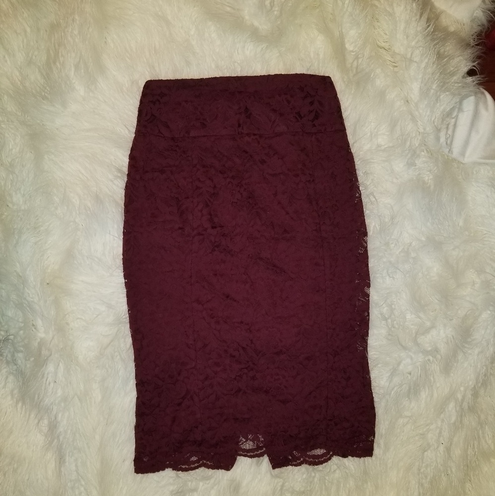 Lace skirt